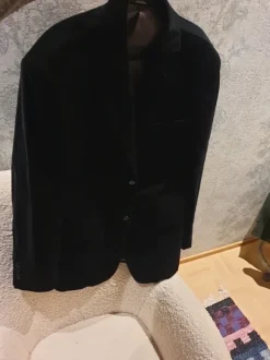 Miesten tummansinen(melkein musta) samettitakki kokoa XL