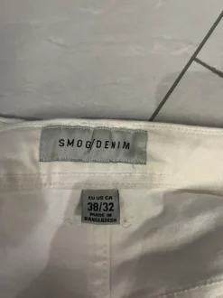 Miesten valkoiset farkut