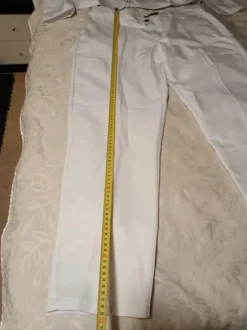 Miesten valvoinen käyttämätön puku