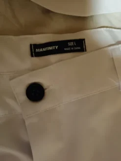 Miesten valvoinen käyttämätön puku