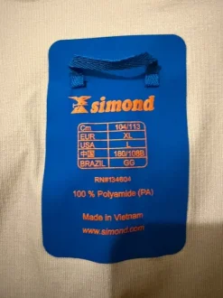 Miesten veden pitävä takki