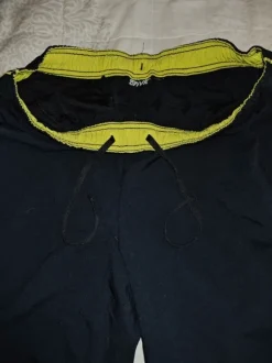 Miesten vähän käytetyt uimashortsit