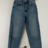 Mom fit jeans
