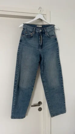 Mom fit jeans