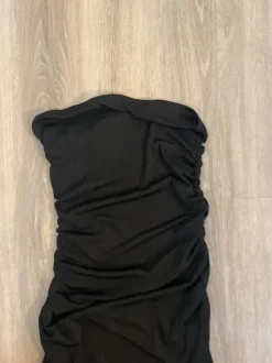 Musta röyhelö hame S-koko