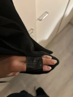 Musta villakangastakki