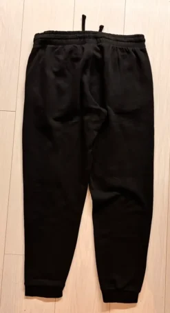 Mustat collegeverkkarit