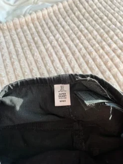 Mustat äitiysfarkut