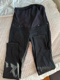 Mustat äitiysfarkut