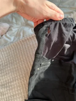 Mustat äitiysfarkut