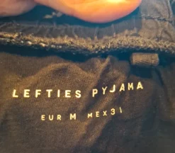 Mustat pyjamahousut koossa M