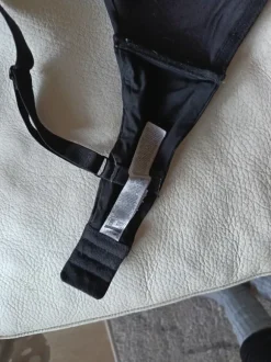 Mustat rintaliivit 80D