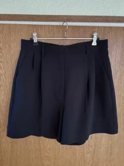 Mustat shortsit, uudet