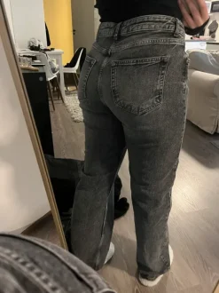 Myydään bik bokin farkut