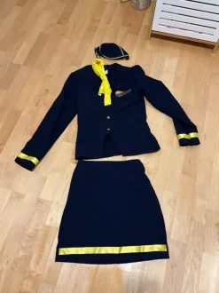 Naamiaisasu lentoemo