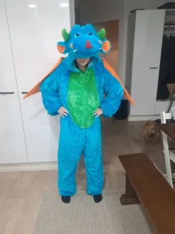 Naamiaisasu Lohikäärme