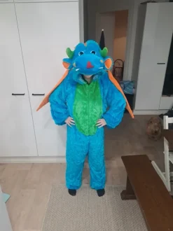 Naamiaisasu Lohikäärme