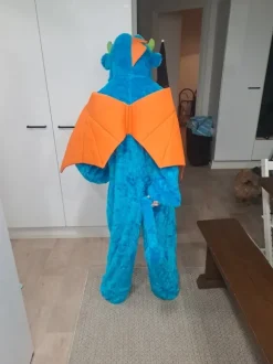 Naamiaisasu Lohikäärme