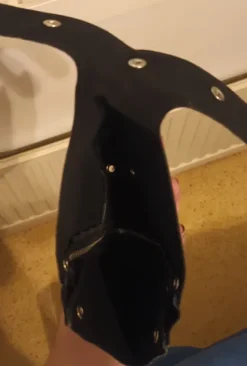 Nahkainen bondage koiramaski kuonokopalla