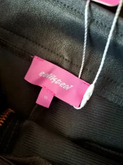 Nahkaiset low waist minishortsit