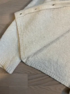 napillinen villapaita