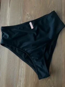 Nellyn bikinialaosa 🤩