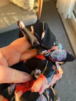 Nellyn kukallinen uimapuku