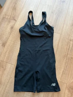 New balance m dydžio kombinezonas