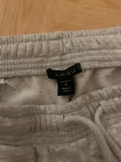 New yorker collegehousut