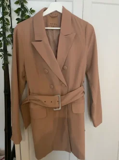 New yorker jakkutakki koko 40