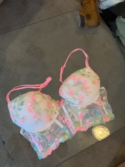 New yorker rintaliivit