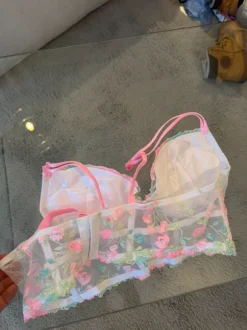 New yorker rintaliivit