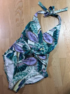 Next halterneck uimapuku