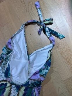 Next halterneck uimapuku