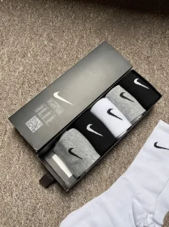 Nike Premium Socks 6 Pairs Like New One Size