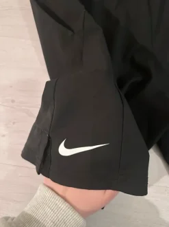 Nike pyöräilyshortsit