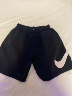 Nike shortsit