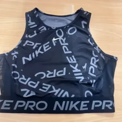 Nike treenitoppi