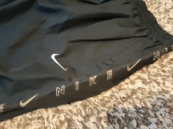 Nike tuulihousut.n.M