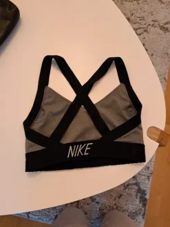 Nike urheiluliivit
