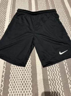 Nike urheilushortsit