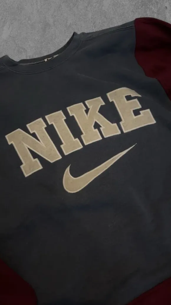 Nike vintage sweatshirt