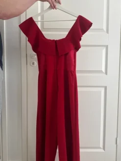 Off shoulder haalari