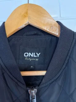 Only koko M hyväkuntoinen takki