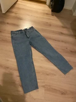 Only, suorat farkut.