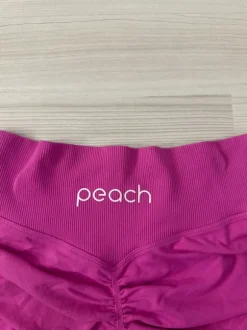 Peach urheilushortsit