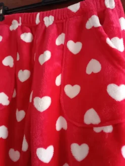 Piżama polarowa w serduszka r.M