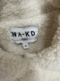 Piękny barankowy płaszczyk