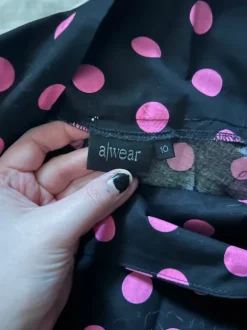 Pilkullinen lyhyt hame