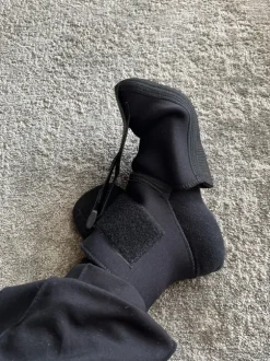 Plantaarifaskiitti (luupiikki) yösukka. Kantapään kipusukka